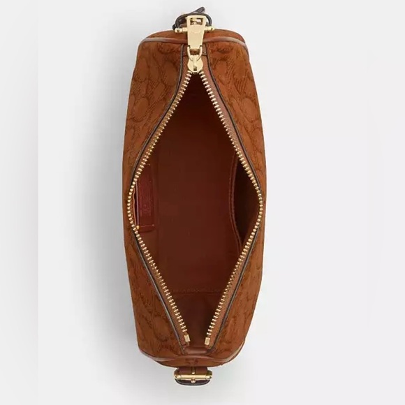 Coach Kailey Shoulder Bag
In Signature Suede - Picture 4 of 14